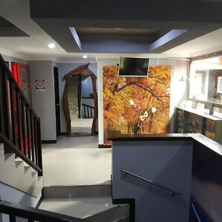 Hotel Calipso Мариния Екстериор снимка