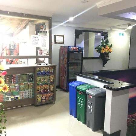 Hotel Calipso Мариния Екстериор снимка