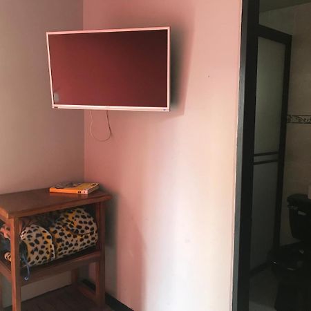 Hotel Calipso Мариния Екстериор снимка