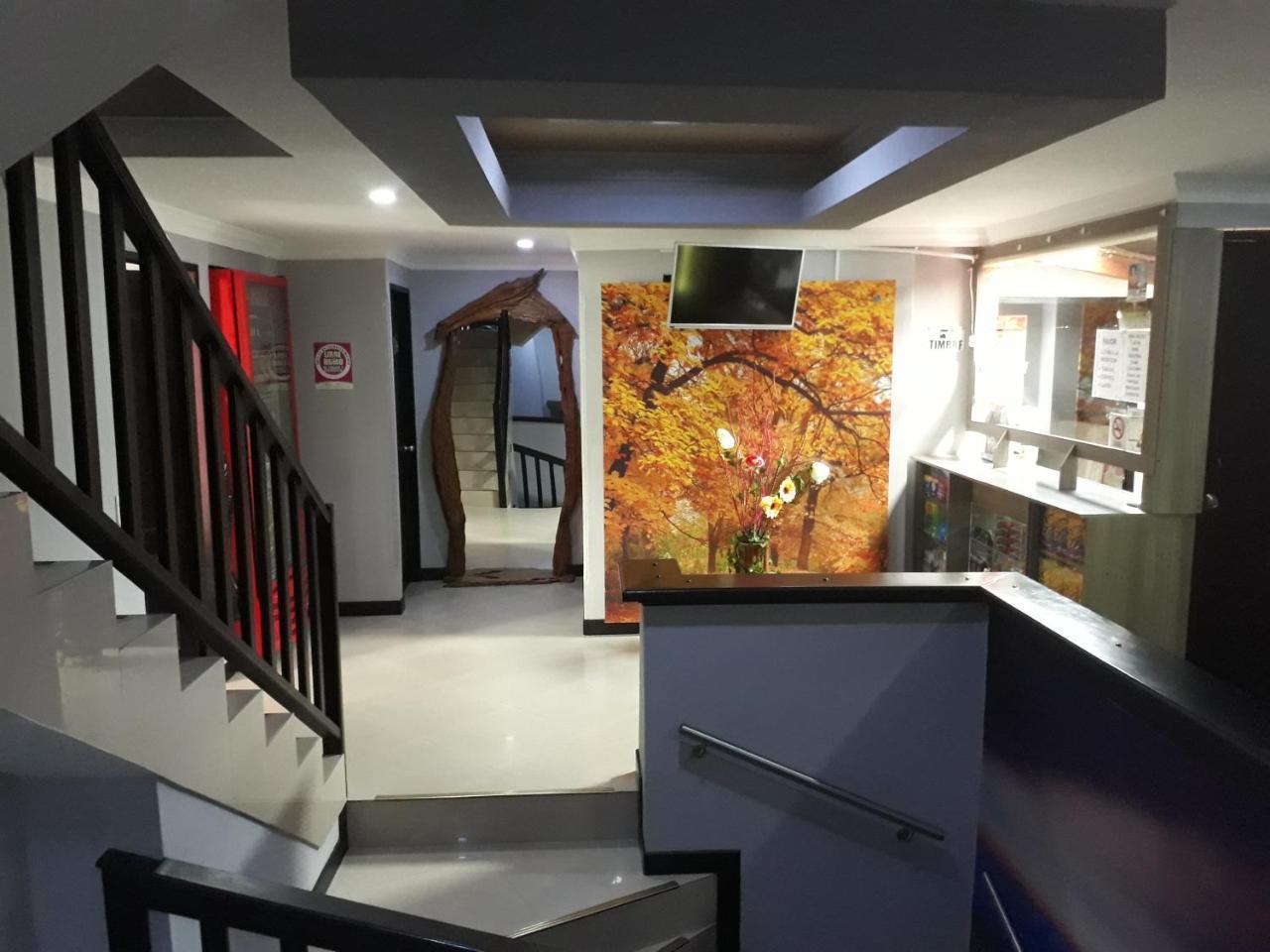 Hotel Calipso Мариния Екстериор снимка