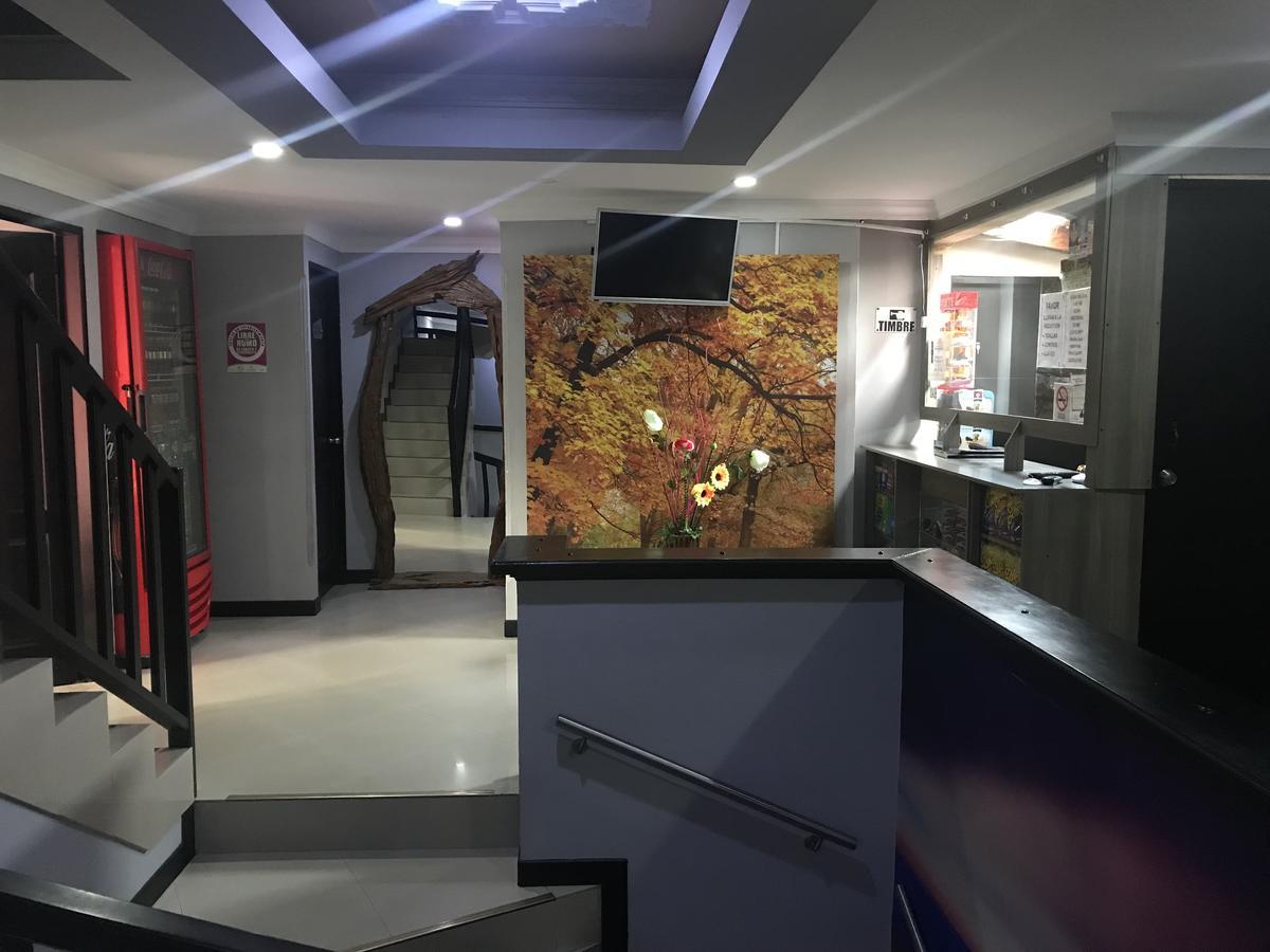 Hotel Calipso Мариния Екстериор снимка