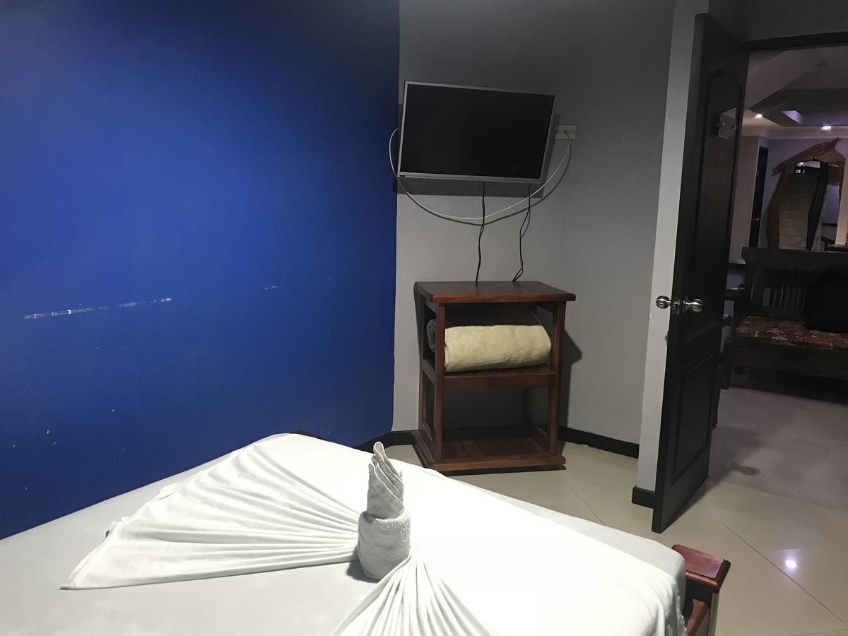 Hotel Calipso Мариния Екстериор снимка
